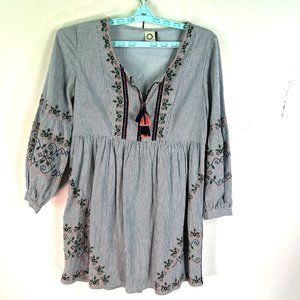 Floral Embroidered V Neck Tunic Shirt Size 4P S/M Gray BOHO Peasant Cotton